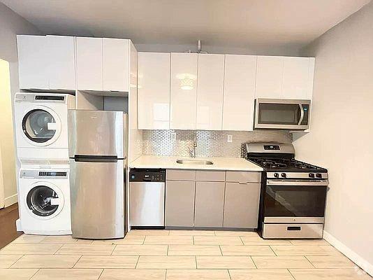 Building Photo - 1 bedroom in Bronx NY 10463 Unit 37 Rental