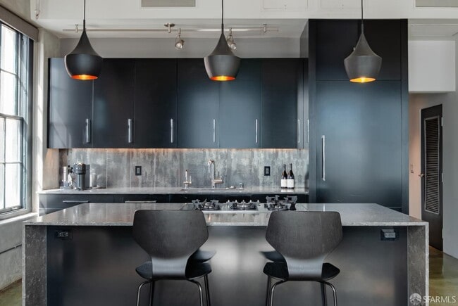 Building Photo - 2 Mint Plaza