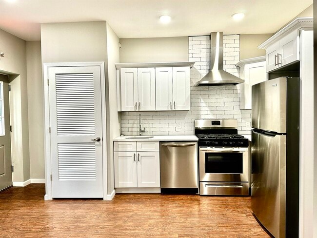 Building Photo - 40 Vroom St Unit 1B Rental