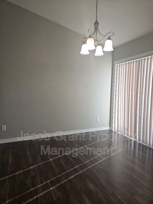 Photo - 2825 Sunlight Dr