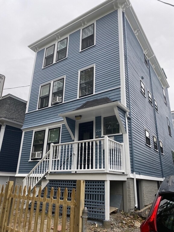 Building Photo - 204 Banks St Unit 1