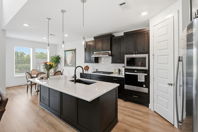 Photo - 8022 Hingham Ln