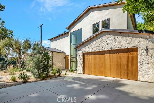 Photo - 5149 Beeman Ave