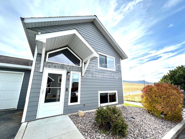 Building Photo - 350 Janet St Rental