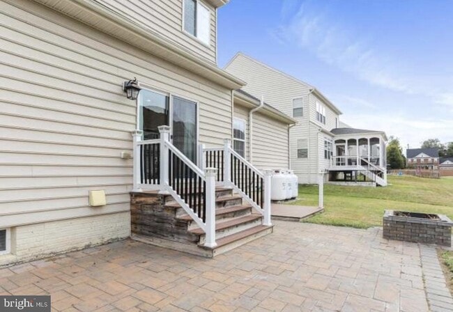 Photo - 320 Hopkins Dr