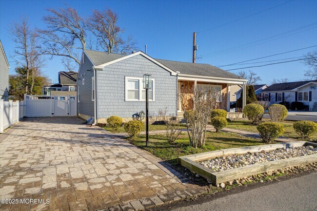 515 Stone Harbor Ave