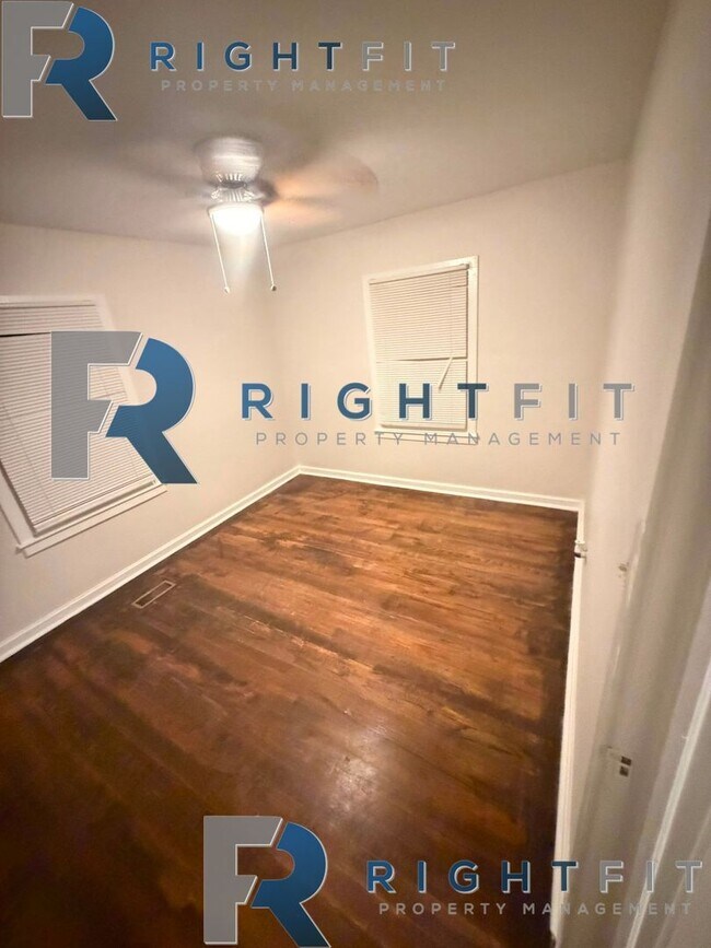 Photo - 1132 Neill Dr