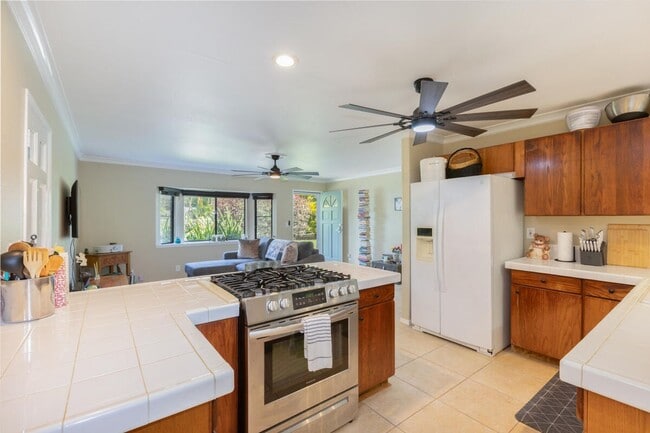 Photo - 2 bedroom, 1 bath duplex with small back yard, carport space Unit 2 bedroom