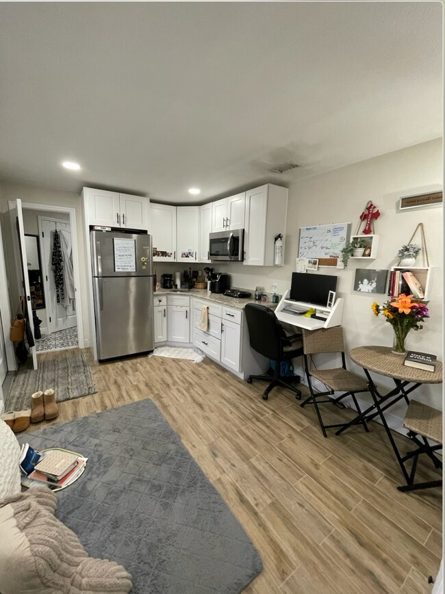 Photo - Glen Ave Efficiency Unit 1