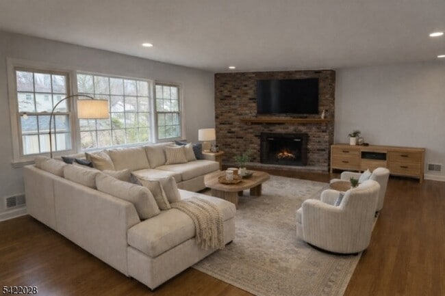 Photo - 6 Windsor Way