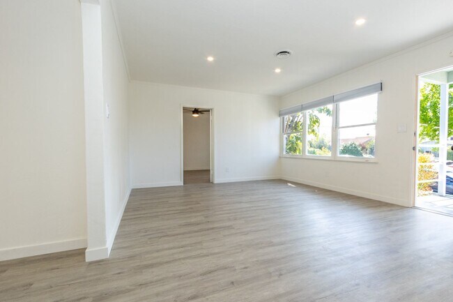 Photo - Newly Remodeled 3Bd/2Ba Home in North Pacific Beach Just Blocks From Tourmaline Surf Beach!