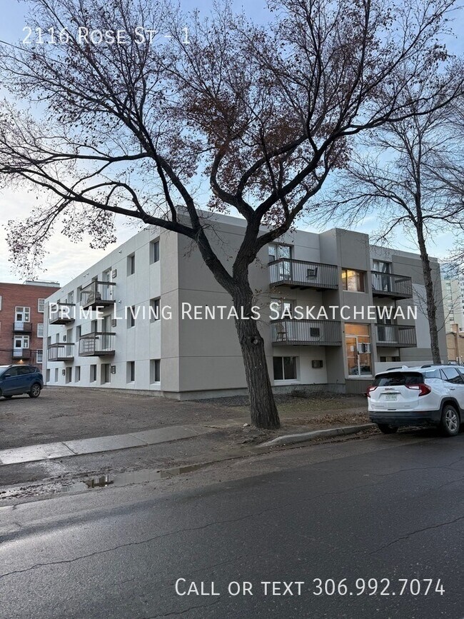 Building Photo - 2116 Rose St Unit 1