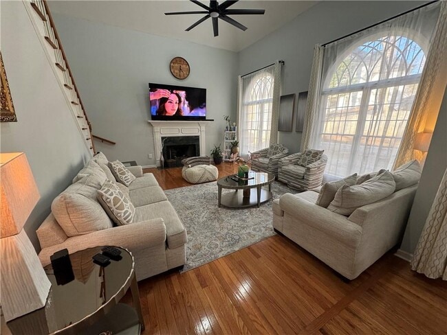 Photo - 525 Lake Medlock Dr