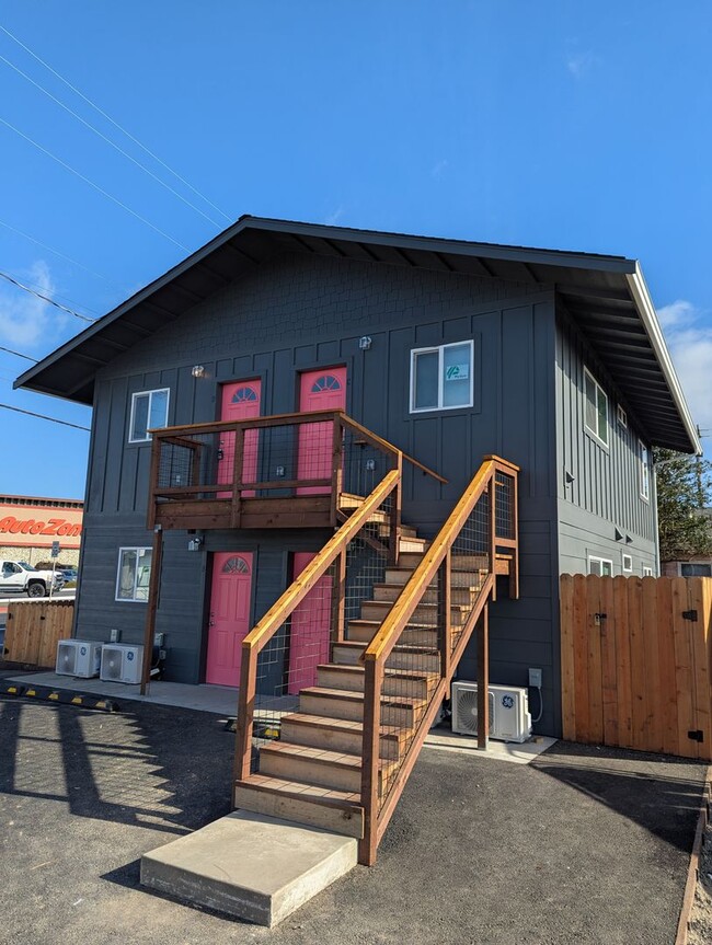 Building Photo - 967 W Harris St Unit A