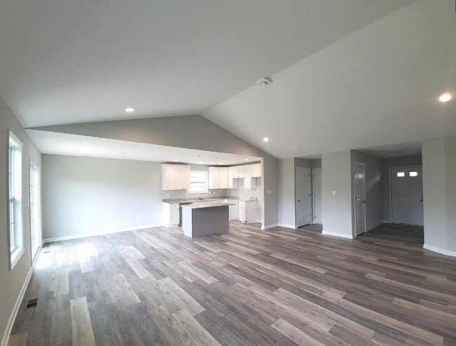 Photo - 209 Jensen Way