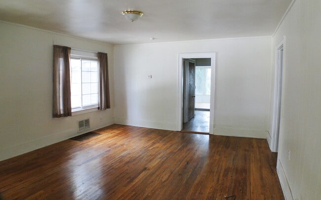 Photo - 35323 Sheridan St