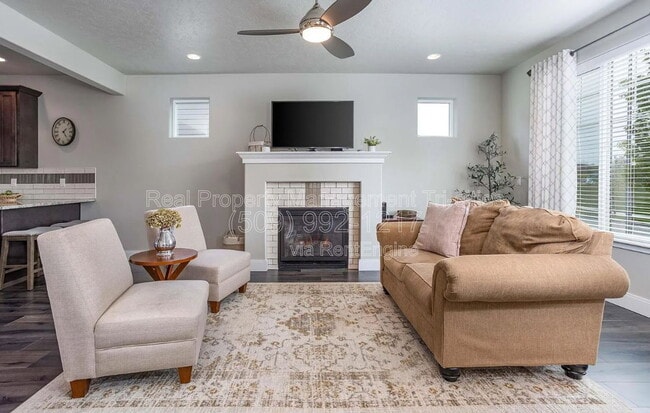 Photo - 4646 Corvina St