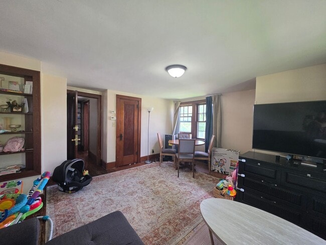 Photo - 308 S Willow St Unit Room 1