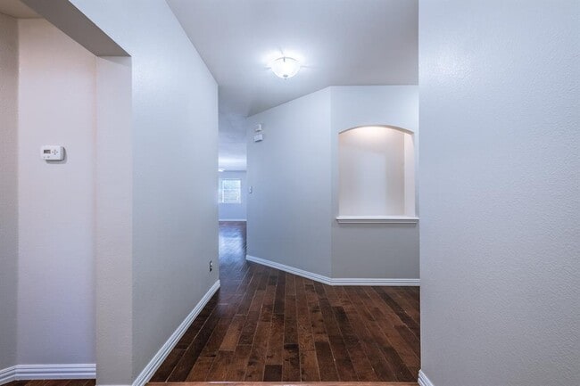 Photo - 645 Fort Thomas Pl