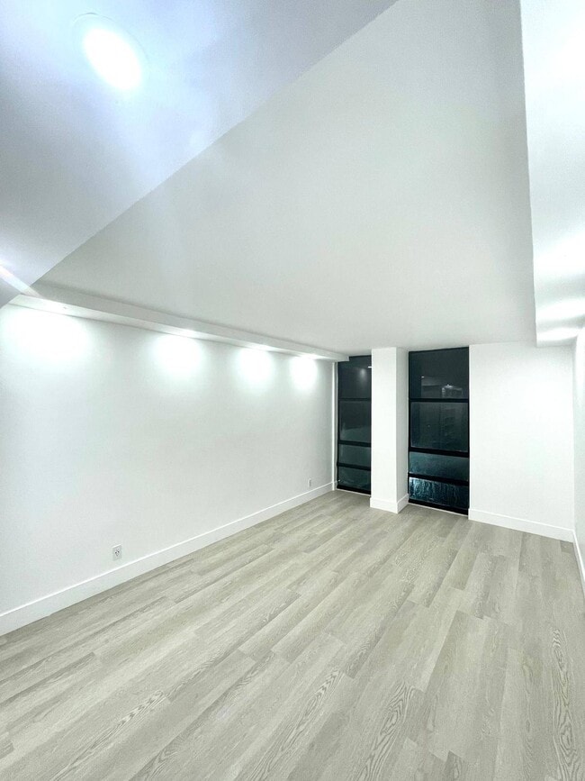 Photo - 1825 W 44th Pl