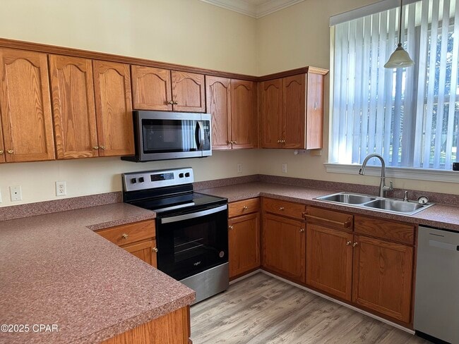 Photo - 205 Wisteria St