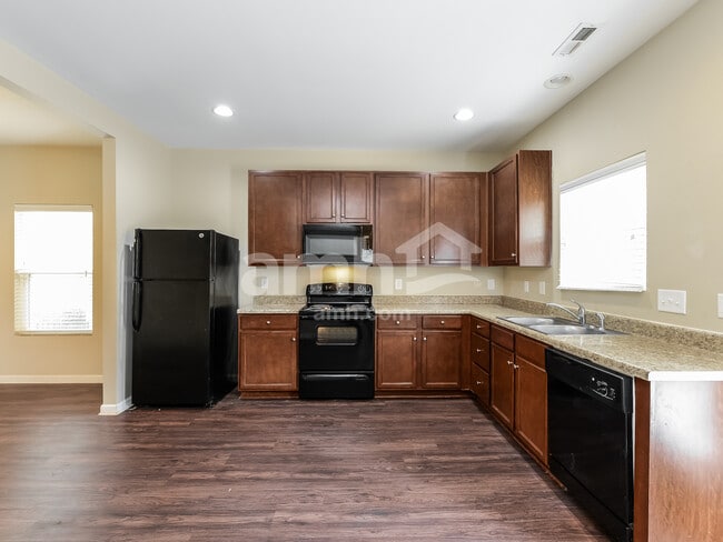 Photo - 4275 Oak Pointe Dr