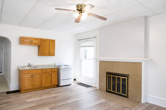 Photo - 1107 4th St SE