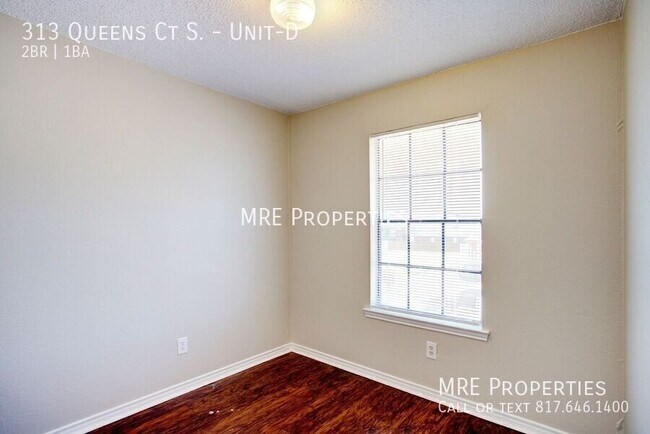 313 Queens Ct S Unit -D