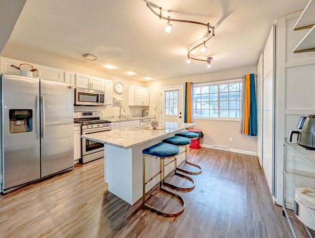 Photo - 8616 Hickory Ave Unit 2