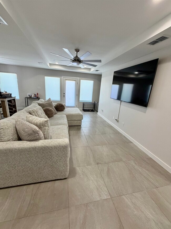 Photo - 4010 Ave Fenix Dr