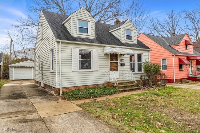 Photo - 17806 Waterbury Ave House