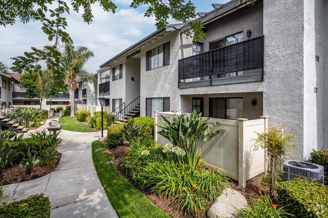 Harbor Cliff Apartments