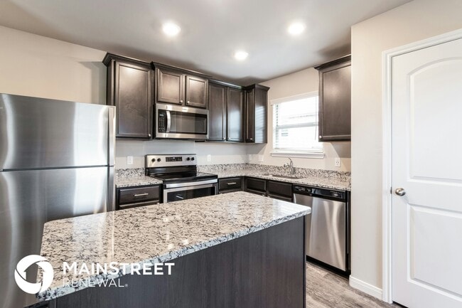 Photo - 916 NW 6th St