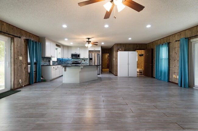 Photo - 865 Verdi Rd