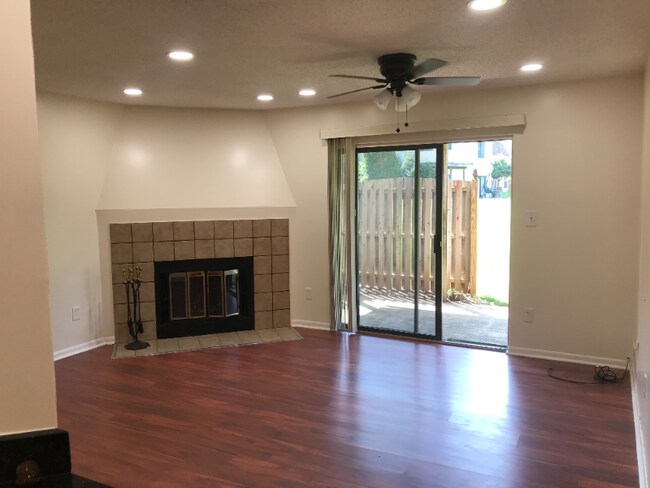 Photo - 1 Park Gate Dr