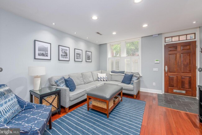 Photo - 307 Gaskill St