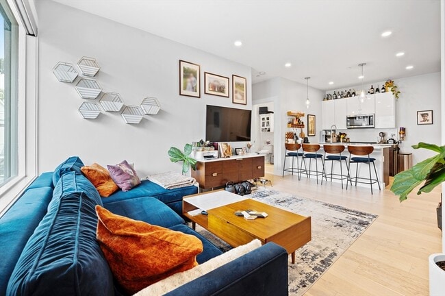 Photo - 105 Washington St Unidad 2B Rental
