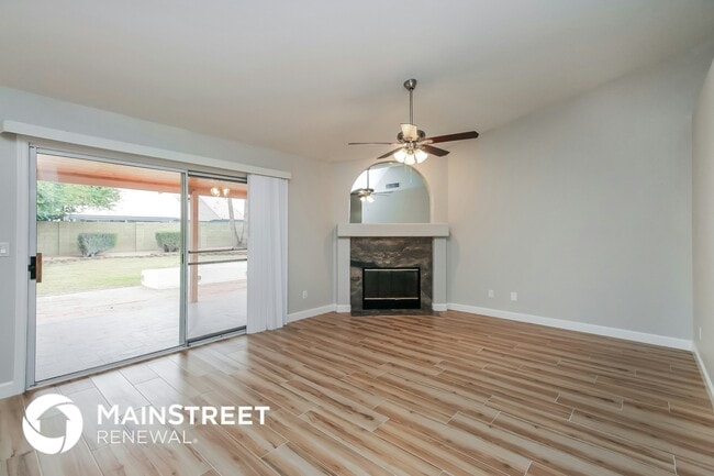 Photo - 1668 E Golden Ln