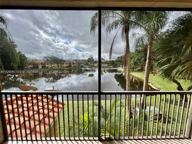 Building Photo - 3858 Coral Tree Cir Unit 206