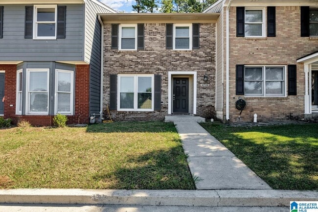 Building Photo - 4728 Cheshire Cir