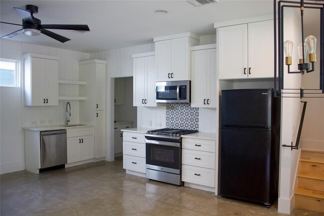 Photo - 1131 Omega Ave