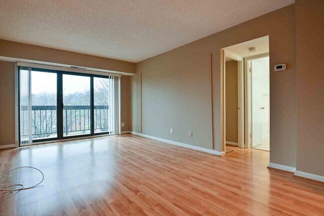 Photo - 807 N Howard St Unit 112