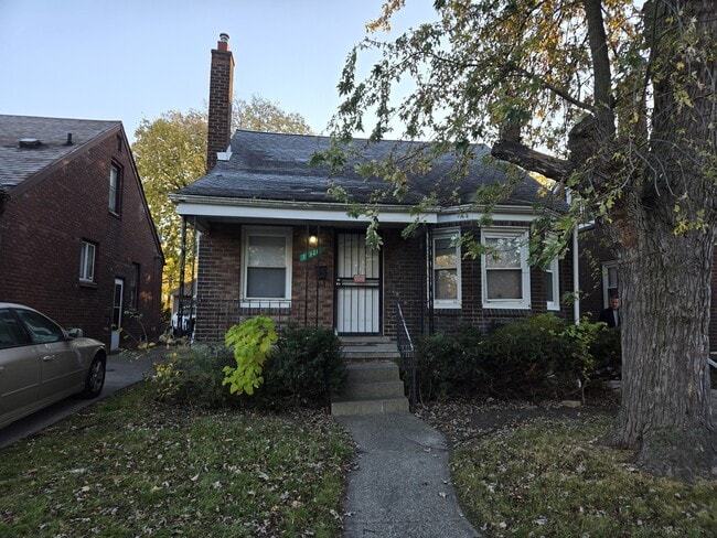 Building Photo - 19758 Fairport St