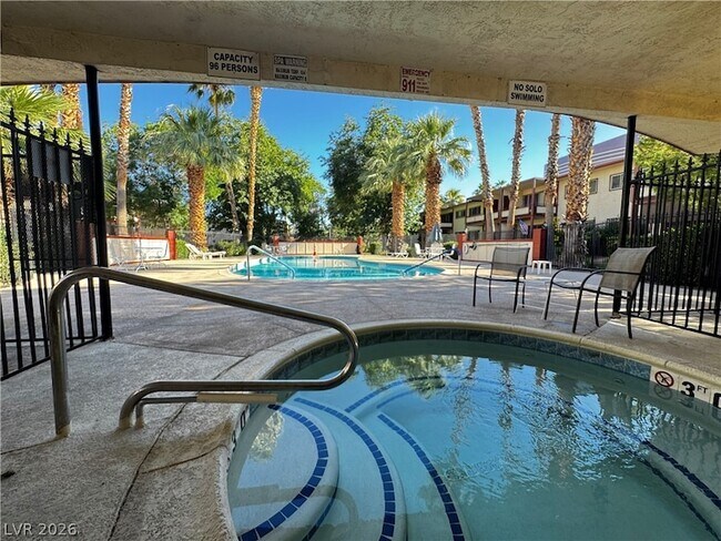 Photo - 350 E Desert Inn Rd Unidad C103