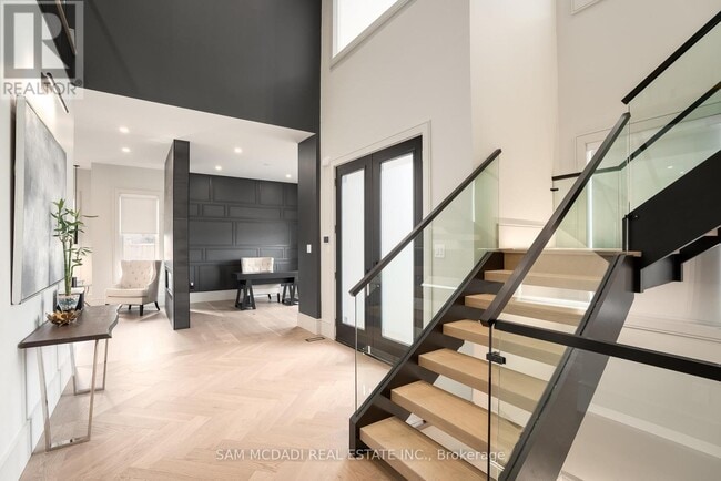 Photo - 1019 Strathy Ave