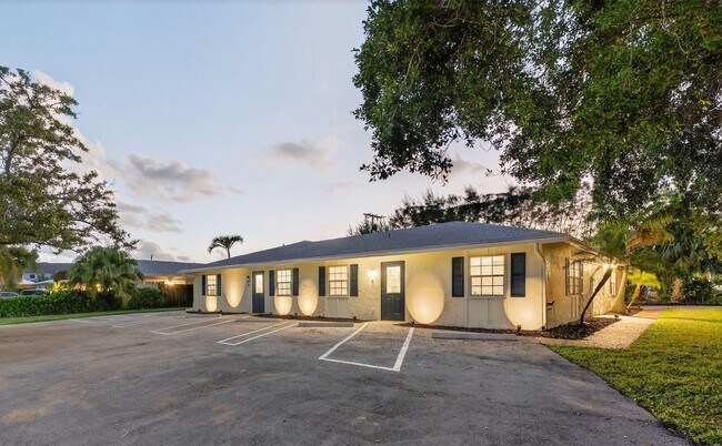 Photo - 800 Tropic Blvd