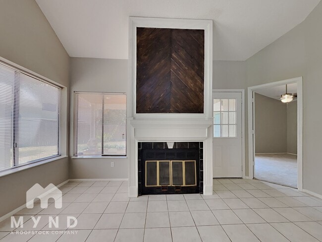 Photo - 10826 Riana Dr