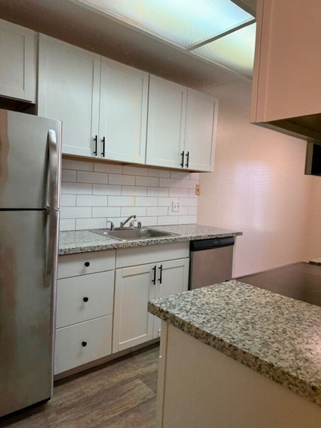 Photo - Spacious 1 Bedroom 1 Bath Upstairs Condo with a View Unidad 115
