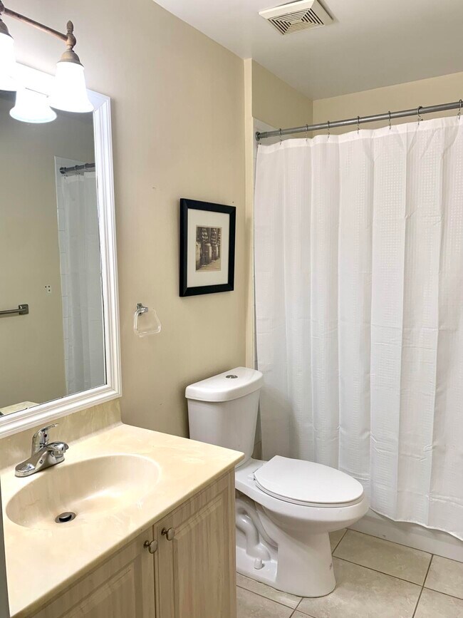 Photo - 2080 Greenview Shores Blvd Unit 402