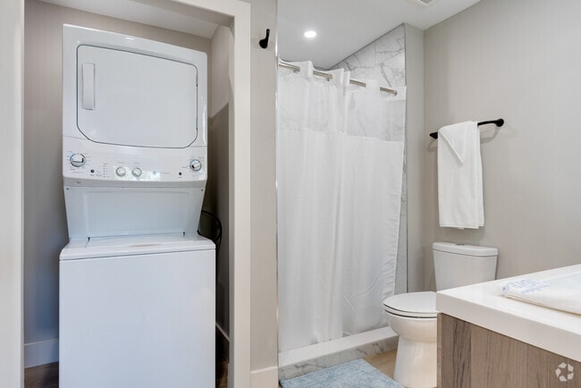 2BR,2BA - Master Bathroom